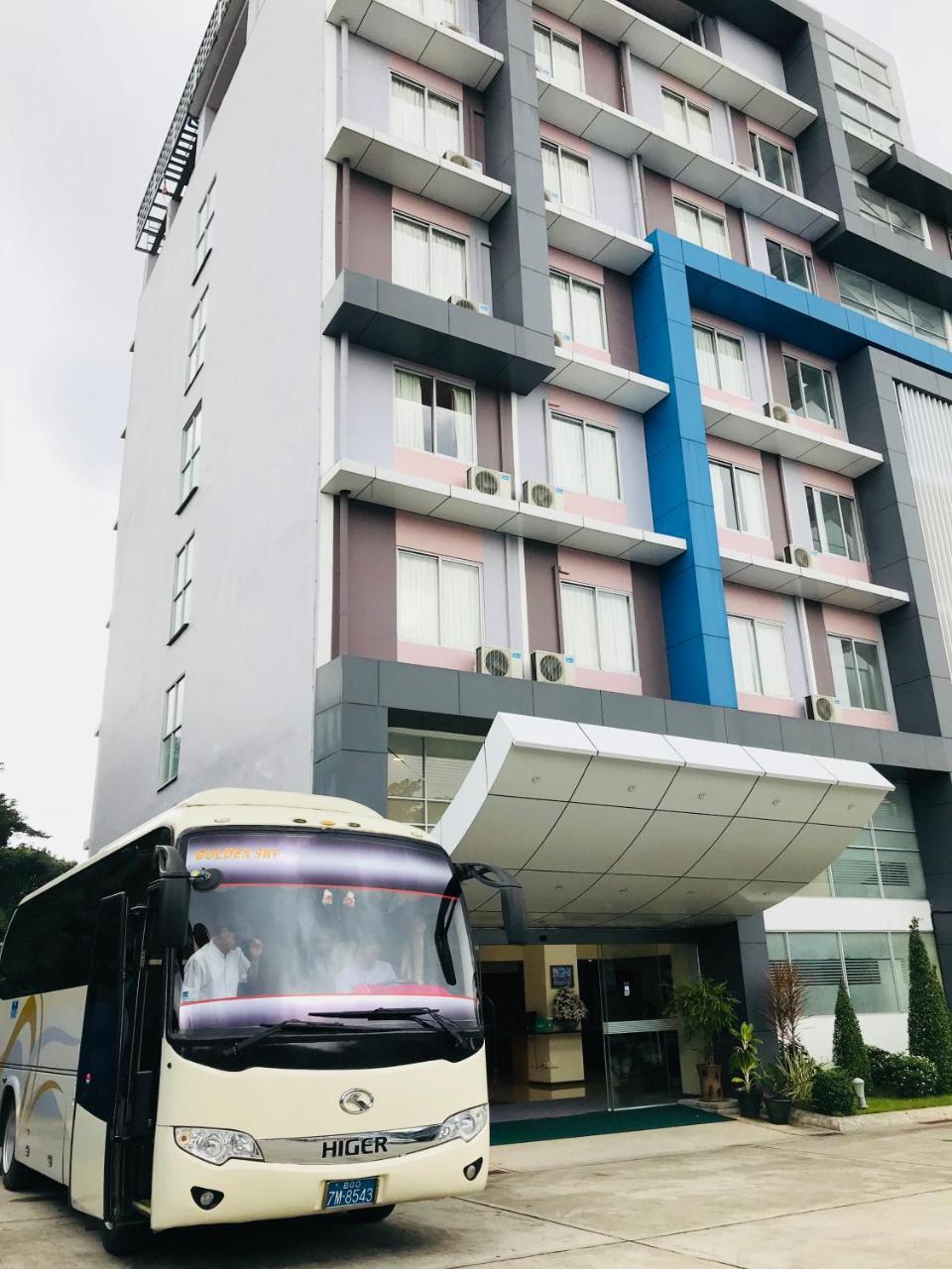 Hotel Broadway Yangon Exterior photo