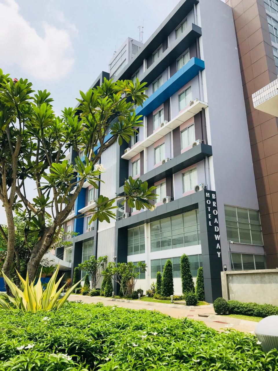 Hotel Broadway Yangon Exterior photo