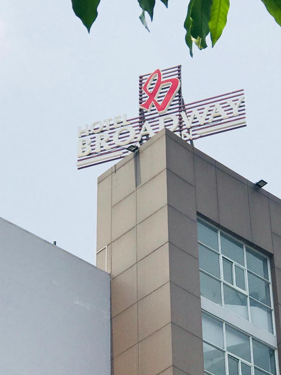 Hotel Broadway Yangon Exterior photo